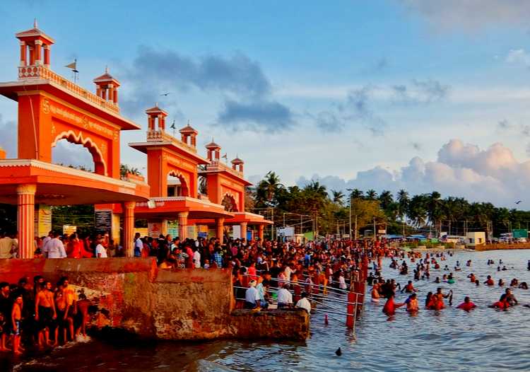 Agni Theertham Rameshwaram sea bath